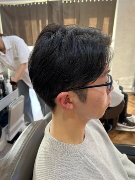 アンカー(ANCHOR) MEN’S HAIR/サーフカール/刈り上げセンターパート/印西市