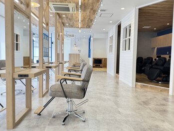 アグ ヘアー グロウ 石巻蛇田店(Agu hair grow)の写真/【キッズスペース完備】お子様連れOK◎家族で通える居心地の良い空間♪