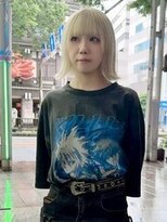ネハス 栄(nehus.) 29. ミルクティーブロンド/セミロング/ショートバング