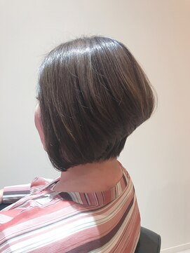 マニャーナ Manana 美容室 前下がりボブ
