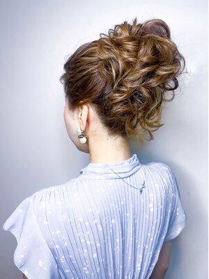 【ヘアセット平日￥1900～/土日祝￥3300～】卒業式・入学式・結婚式・コンサートなど大切な日を彩ります♪