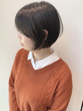 ステアケース 武蔵小杉店(stair:case) 大人かわいい黒髪丸み耳かけショートボブ20代30代40代髪型
