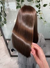 【水素が髪の中で水分に変わり艶のある仕上がりに】