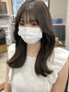 ザシー オモテサンドウ(The C) 20代30代◎ ゆるふわくびれ巻き おくれ毛カット