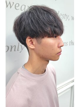 六本木美容室 白金店 センターパート/ハンサムショート/ツーブロック/黒髪/マッシュ