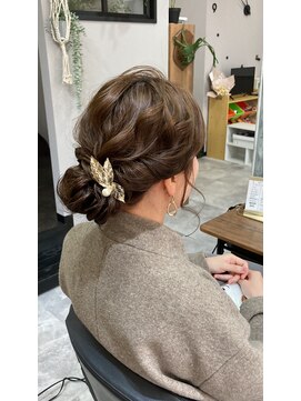 ユニ (UNI) 大人可愛いヘアセット