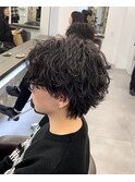 センターパート×波巻きパーマ