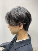 毛流れパーマ　センターパート　ハンサムショート
