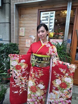 大切な着付けは"プロ"にお任せ♪成人式や卒業式などの特別な日を華やかに彩るお手伝いをします☆