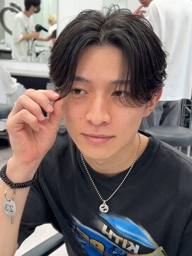 リップス 栄(LIPPS) お勧めバランスのセンターパート ニュアンスパーマ