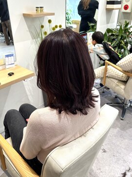 バーガンディ/レッドブラウン/ミディアムレイヤー/佐久間凪沙