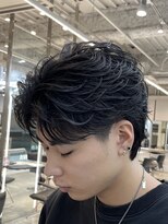 フィフスパーク(fifth PARK)&nbsp;渋谷フェザーパーマfifthセンターパートメンズパーマ毛流れ色気