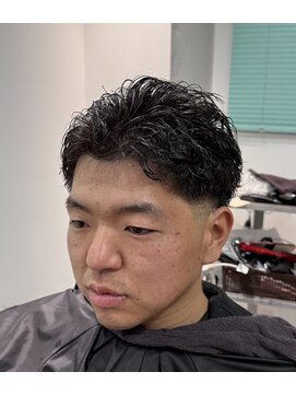 レリンク バイ コッミナム(LeLink by COMiNUM) 無造作に決まるスキンフェード×ピンパーマ