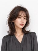 大人の抜け感レイヤーで叶える、上品くびれミディ