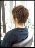 ショートボブのショートレイヤー(耳にかけるスタイル)