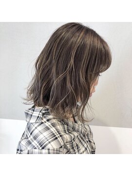 ガリカ(Gallica kinshicho) ハイライト × 無造作・毛束感midium