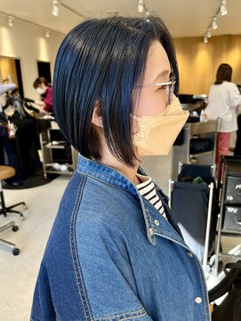 トリート 浦安店(TREAT) ネイビーカラー×ぱっつんボブ