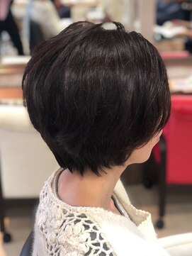 ヘアークリアー 春日部 大人可愛いすっきり丸みのあるグラデーションショート/30代40代
