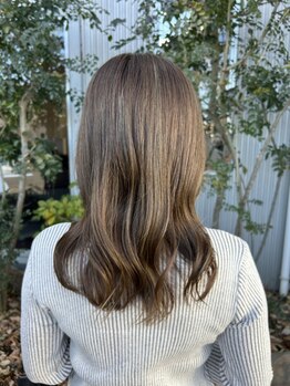 ヒーズ(Hi s)の写真/人気の【Aujuaトリートメント】取り扱い◎髪のダメージを補修し、今もこれからも健康な美髪へ導きます♪
