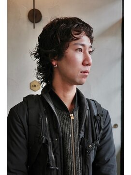 カムジーヘッドカミノウラ(COMEGHEAD KAMINOURA) メンズマッシュパーマニュアンスパーマスパイラルパーマ刈り上げ