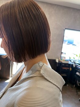 メルシー(merci)の写真/刺激の少ないカラー剤で髪に優しく、艶のある仕上がりに♪白髪をカバーしながら髪のお悩みを解消◎