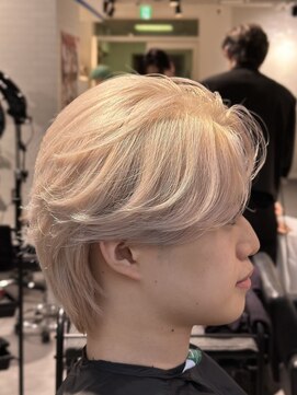 オーシャントーキョー 神戸(OCEAN TOKYO KOBE) クリームホワイトニュアンスパーマセンターパート