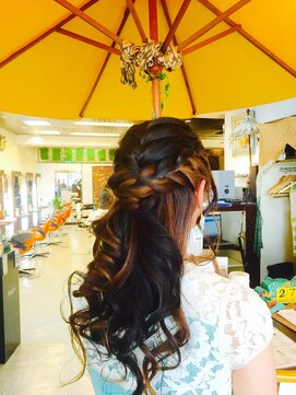 ミックスカール(Mixcurl) 結婚式アップ  編み込みダウンスタイル