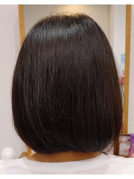 ウトシティ 毛先が自然に内側に