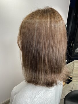 リーオオサカ(Lee Osaka) ベージュハイライト×東芽生