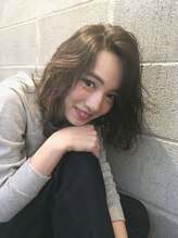 ミュリール(MiULiiR)&nbsp;ミデアムレングス髪質改善トリートメントふんわりデジタルパーマ