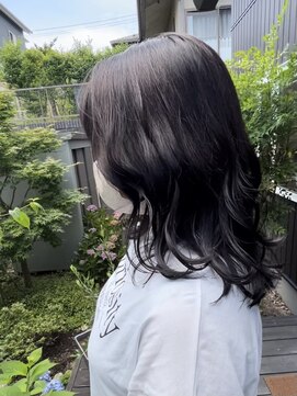 ナゴミ(NAGOMI) アッシュ系ミディアムヘアー