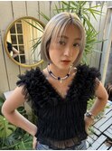 ラインを残した切りっぱなしボブとハイターカラー