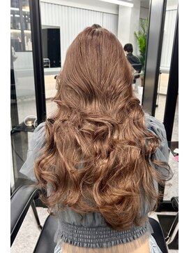 ランズ(LANDS) ベージュ×レイヤーカット【韓国ワンホンヘア 大阪 梅田】