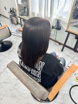 ヘアメイクアクト 都賀店 ビビリ毛を整えてからメテオカラー×白髪染め