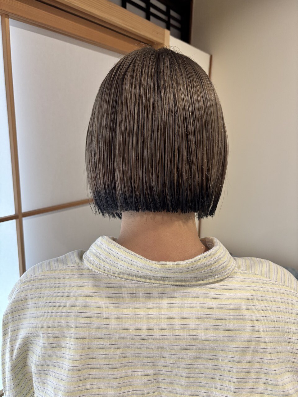油彩画　切りっぱなしボブ 新トレンド