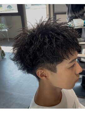 クヴェル(Kvell) ダウンバングスパイキーパーマ