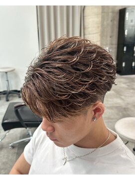 ブラウンベースメッシュ フェザーショート