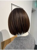 艶ブラウンの丸みボブ