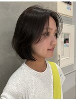 ローエ バイ デコ(Rohe by DECO)&nbsp;抜け感センターパートボブと透明感ブラウン【英心】