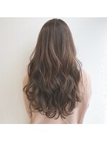 シエナ(CIENA)&nbsp;【CIENA】オフィスでも浮かない極細ハイライト