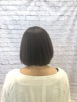 ミーティア バイ クアトロ(Meteor By QUATRO) ナチュラルハイトーンボブスタイル