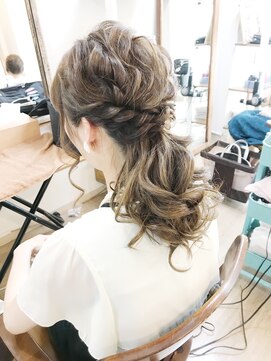ロカット サロン(Roquat Salon) ブライダルローポニーアレンジ【立川/立川南口　ヘアアレンジ 】