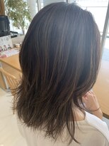 サローネ サンク(SALONE CINQ) ハイライトで立体カラー