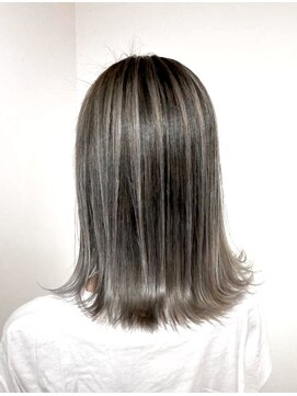 シエラ 心斎橋(CIERA.) CIERA.バレイヤージュ×外ハネミディアム