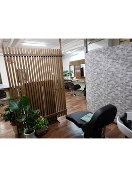 【西宮/阪神甲子園駅すぐ】手軽に通えるアットホームサロン[カット￥2800/カット+リタッチカラー￥5900］