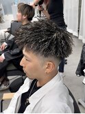 針金ツイストパーマ ホワイトメッシュ フェード