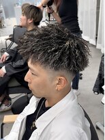 ゼスト 八王子店(ZEST)&nbsp;針金ツイストパーマ ホワイトメッシュ フェード