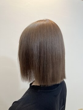 アンククロス 青山店(ANKH CROSS) ミルクティーグレージュ