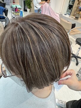 アーティ(aaty) 白髪ぼかしハイライト