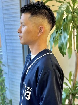 ハヤシ(HAYASHI) メンズカット フェード 黒髪×クール ベリーショート